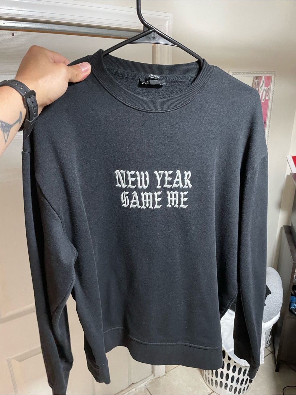 H&M Black "New Year Same Me" Crewneck Sweater Men US L